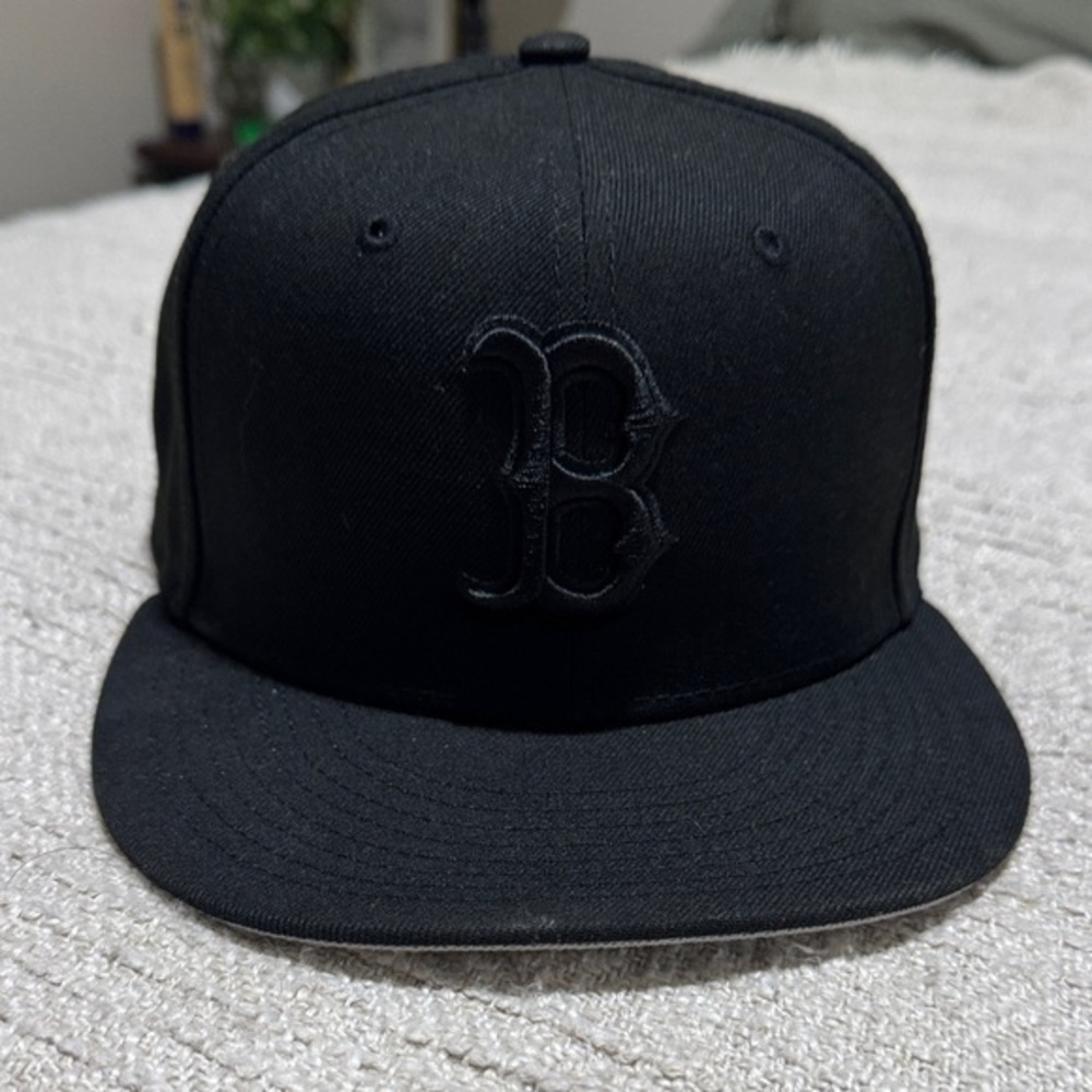 Boston Red Sox New Era Black Cap with Embroidered Initial